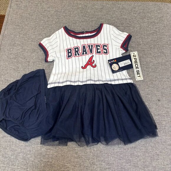 MLB Atlanta Braves Licensed Two-piece baby outfit, Size 2T - Picture 6 of 6